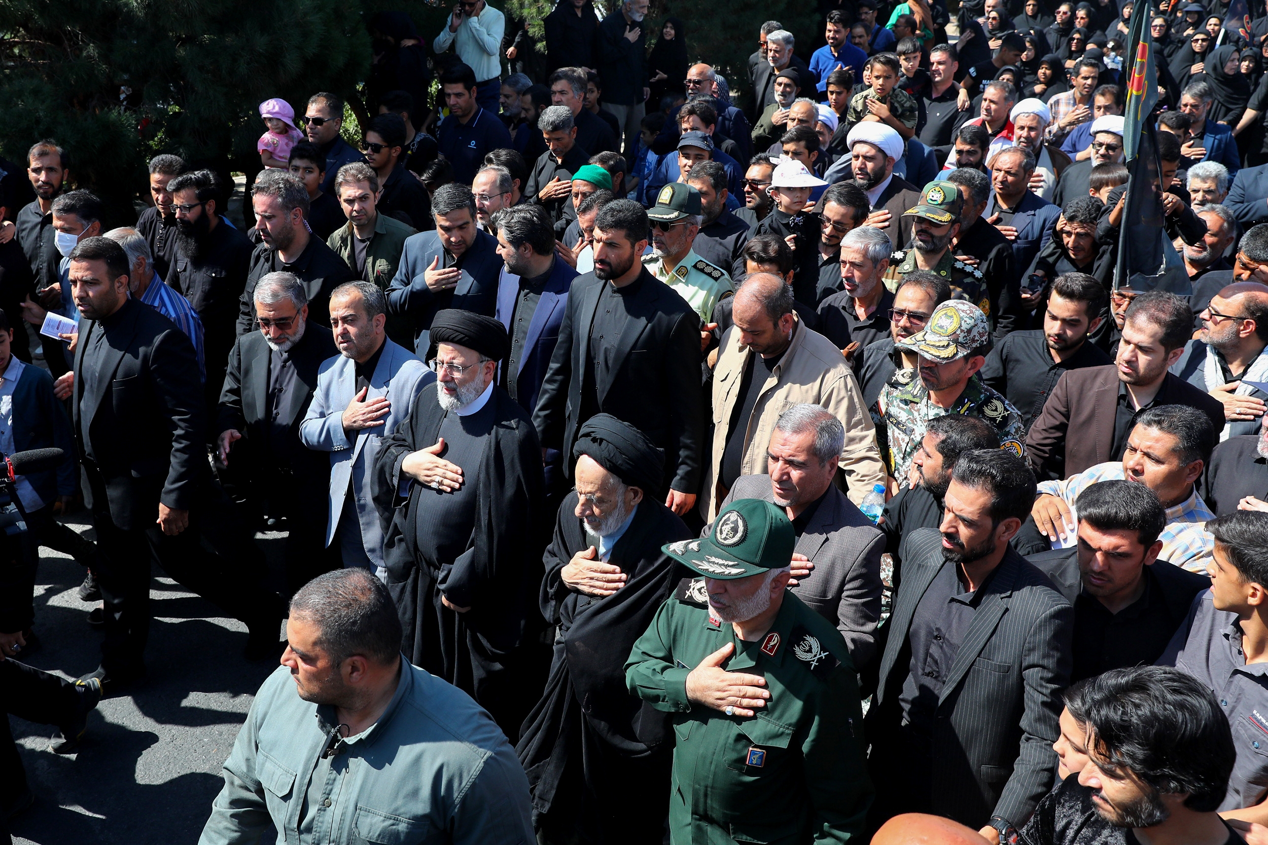 رئیسجمهور: راهآهن زاهدان - بیرجند - مشهد از مهمترین مسیرهای ریلی کشور است رئیسجمهور: راهآهن زاهدان - بیرجند - مشهد از مهمترین مسیرهای ریلی کشور است