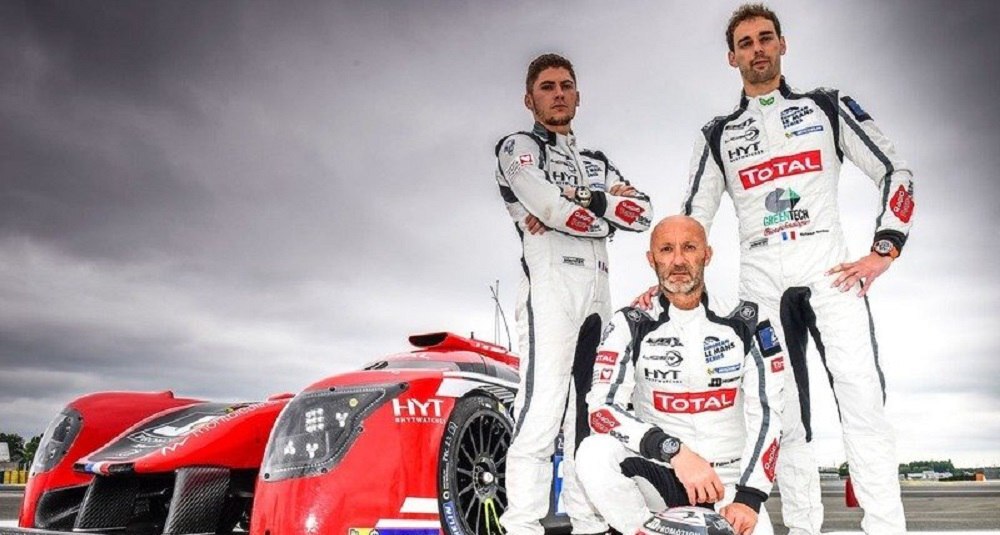 از تاکسیرانی و مسئول کفن‌و‌دفن تا تولید پوشاک و ماهیگیری؛ هم تیمی اسبق رونالدو چرا در اقیانوس‌ها دنبال ماجراجویی است؟