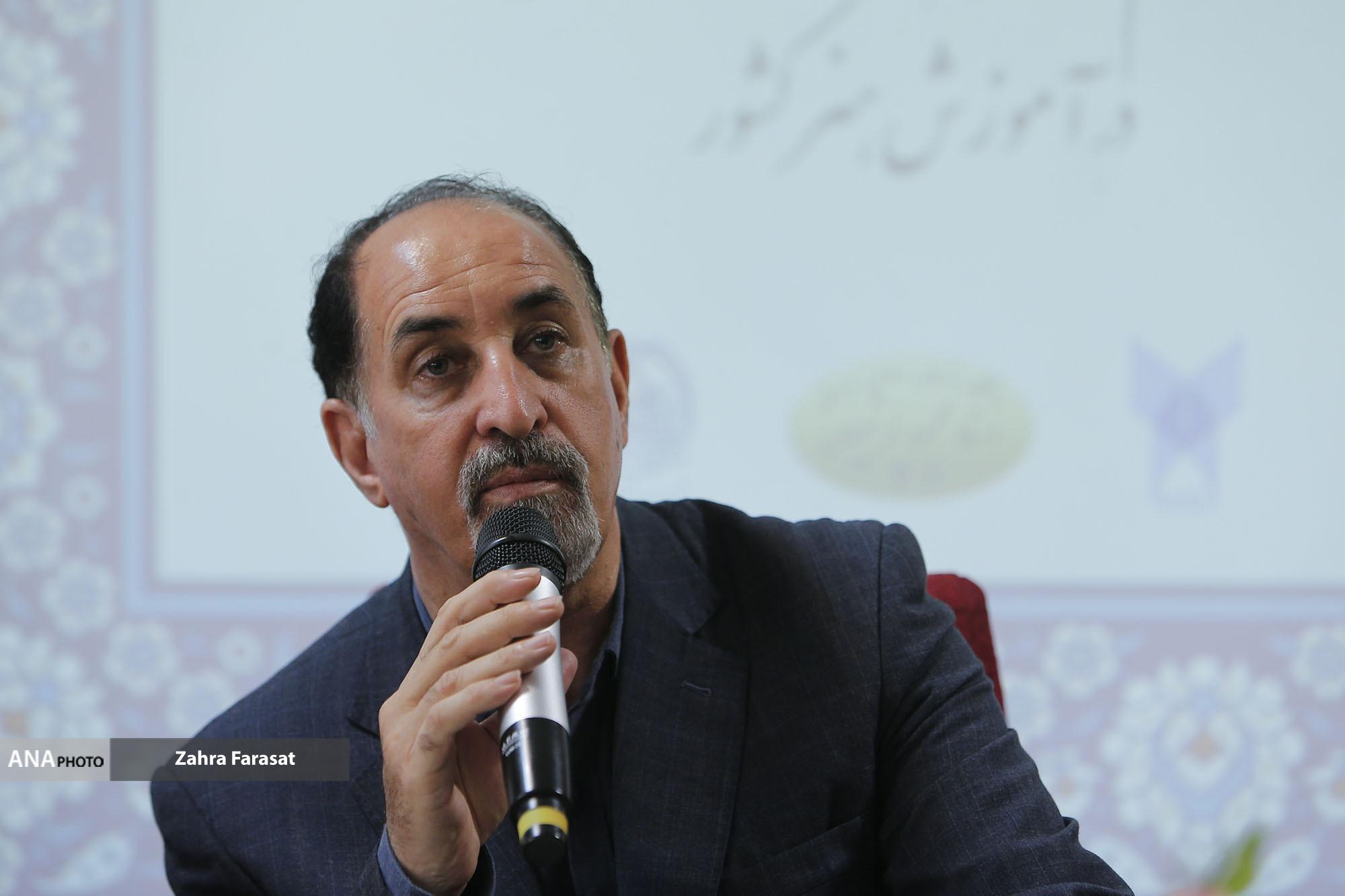 محتوا و مهارت محورهای اصلی نظام استاد ـ شاگردی است