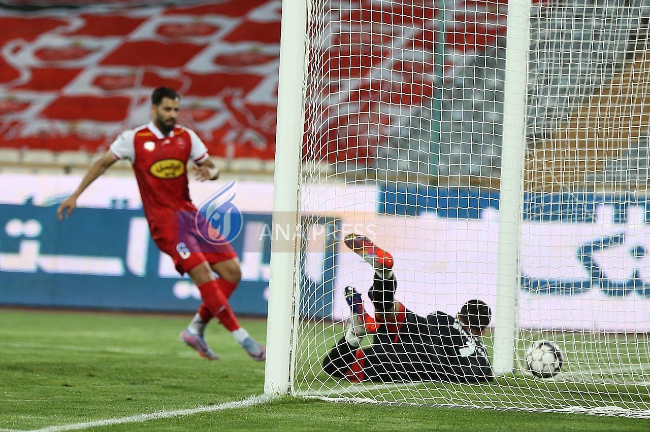 تصاویر گل به خودی پرسپولیس و کلافه شدن گل‌محمدی