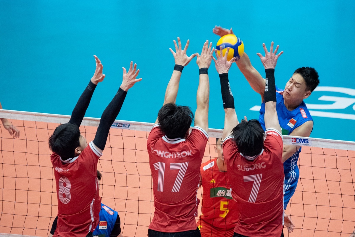 قهرمانی والیبال آسیا| اژدهای زرد به ایران رسید  شاگردان عطایی به مصاف چین می‌روند