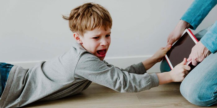 سختگیریهای نادرست کودکان را از رسانههای اجتماعی دور میکند؟ سختگیریهای نادرست کودکان را از رسانههای اجتماعی دور میکند؟