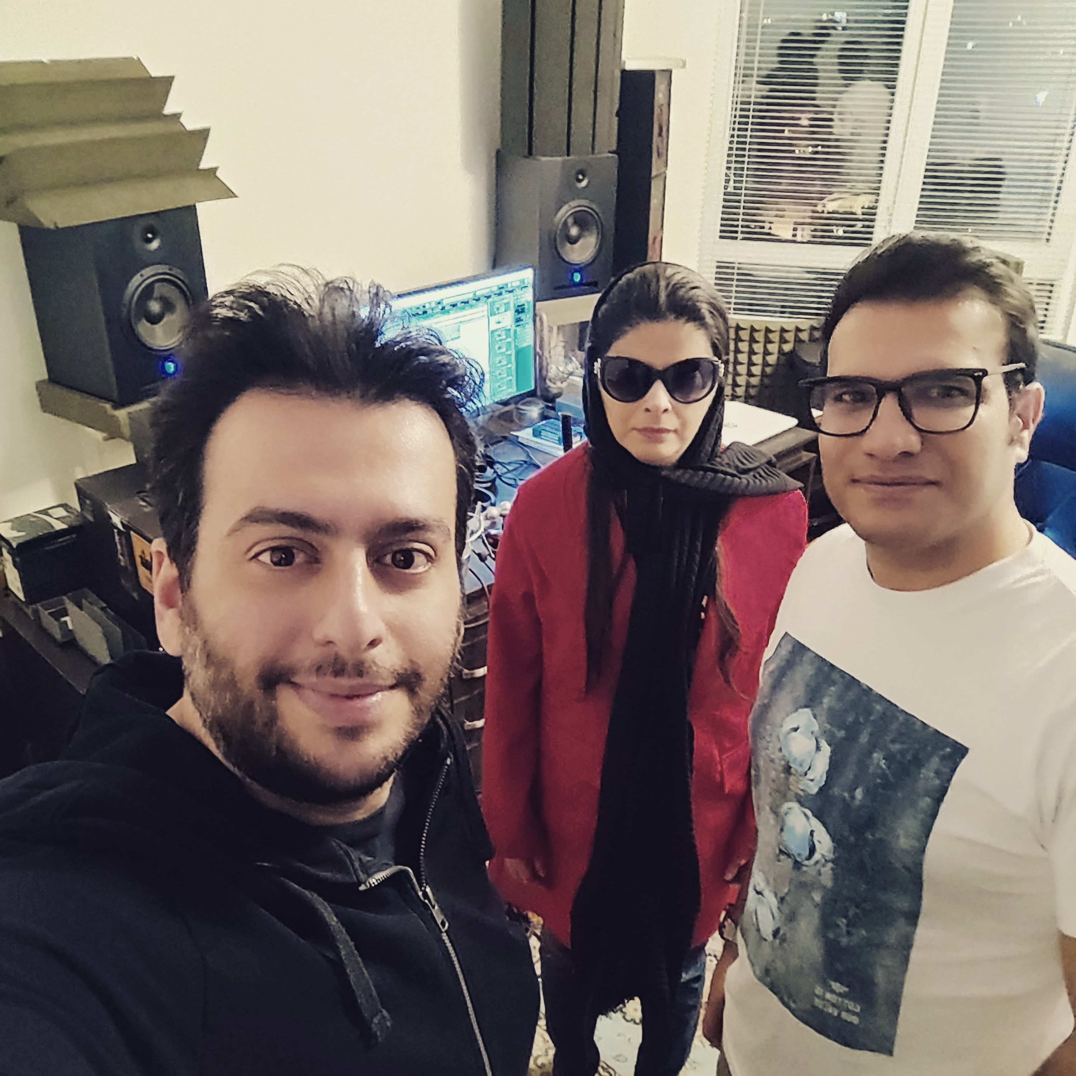 خوانندگان جوان بستری مناسب برای دیده شدن ندارند/ عامل ماندگاری هنرمند در عرصه موسیقی عشق است