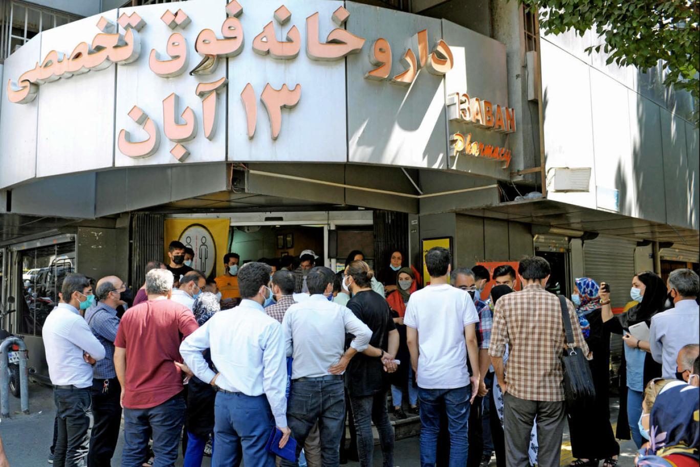 تغییر رویکرد مجلس نسبت به وزارت بهداشت / گرانی دارو گریبان مردم را گرفته و مسئولان حس نمیکنند تغییر رویکرد مجلس نسبت به وزارت بهداشت / گرانی دارو گریبان مردم را گرفته و مسئولان حس نمیکنند