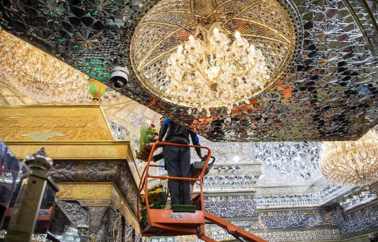 گلآرایی حرم حسینی با آغاز ماه ربیعالاول+ عکس گلآرایی حرم حسینی با آغاز ماه ربیعالاول+ عکس