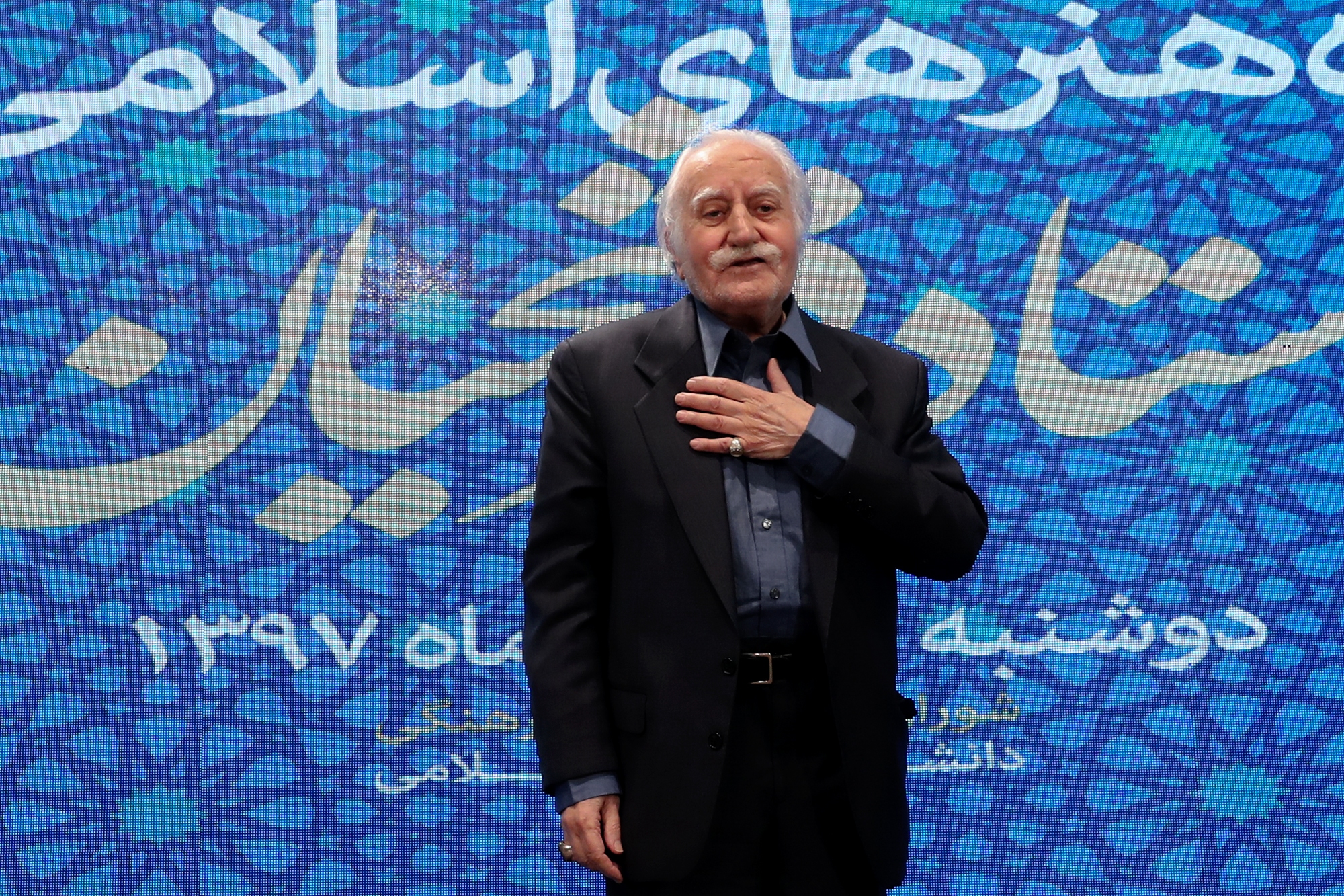 همه شاگردانم را مثل فرزندان خودم می‌دانم/ «باورمندی» و «اعتقاد» ۲ اصل مهم در شیوه استاد ـ شاگردی