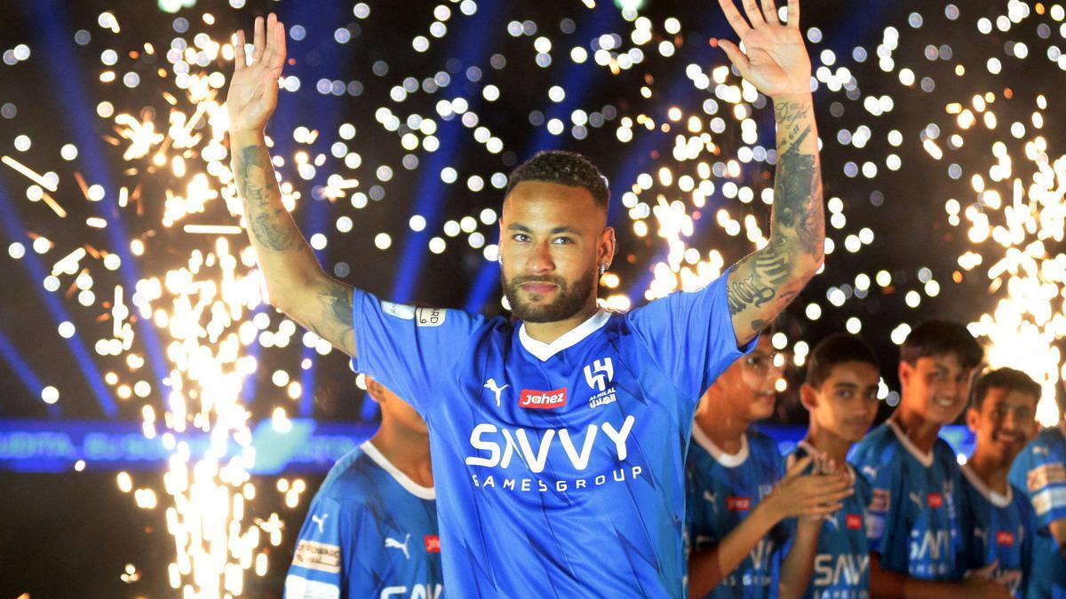 پرسپولیس در اولین کارزار بزرگ با CR۷ و شرکا؛ رونالدو، بنزما و نیمار بعد از فتح اروپا قهرمانی آسیا را طلب میکنند پرسپولیس در اولین کارزار بزرگ با CR۷ و شرکا؛ رونالدو، بنزما و نیمار بعد از فتح اروپا قهرمانی آسیا را طلب میکنند