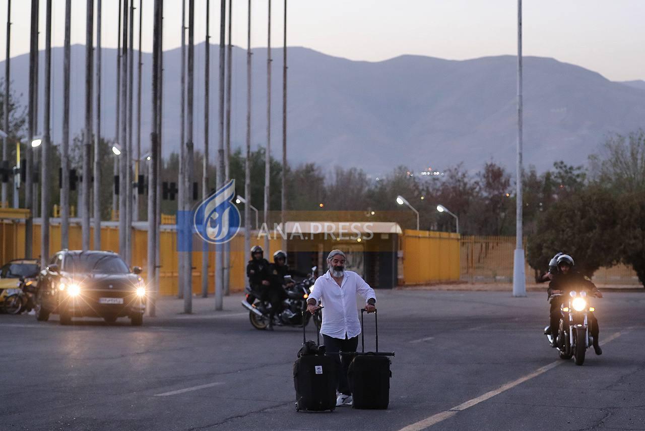 اسکورت ویژه برای حضور سرمربی و بازیکن النصر در نشست خبری+ تصاویر