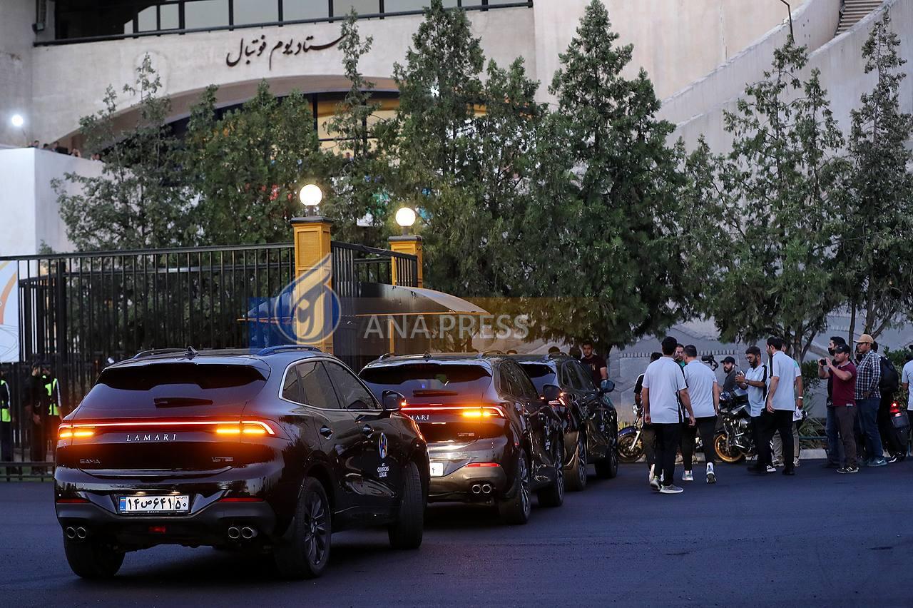 اسکورت ویژه برای حضور سرمربی و بازیکن النصر در نشست خبری+ تصاویر