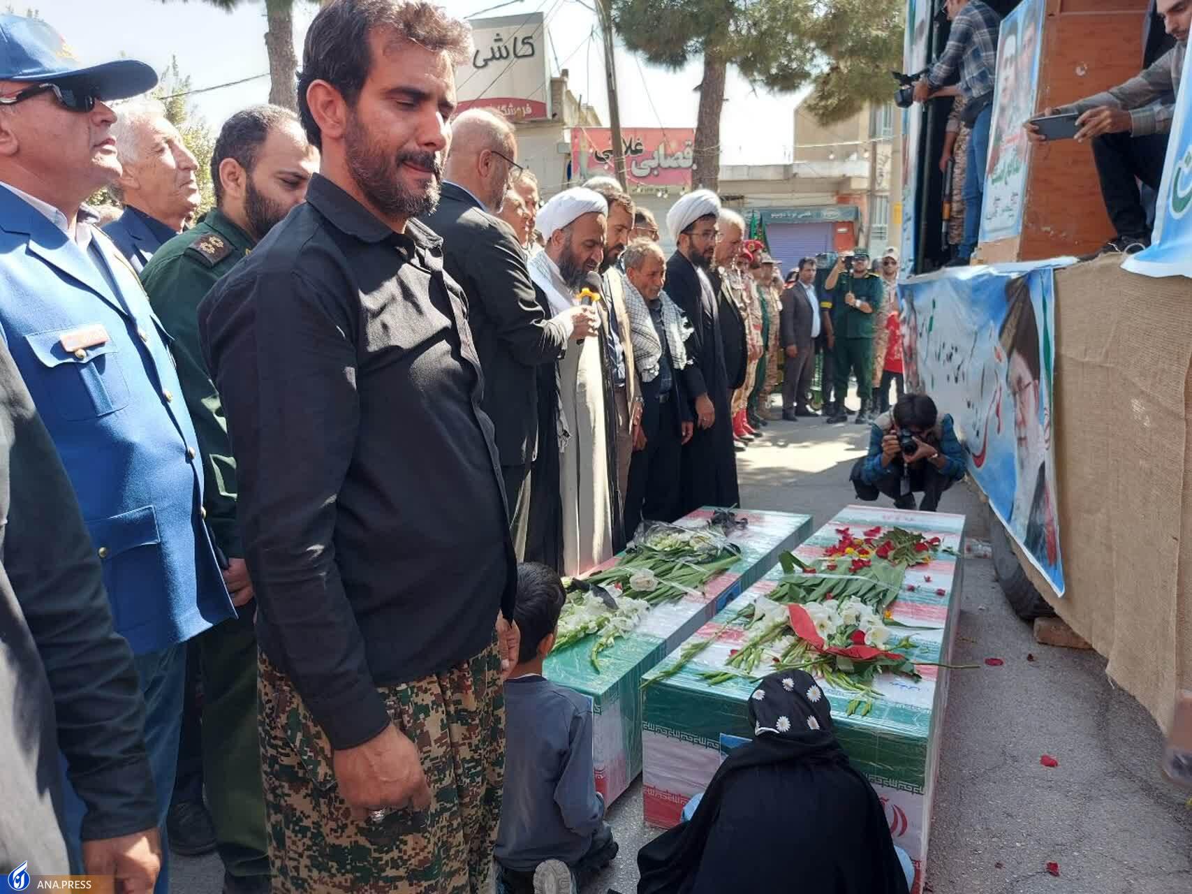 تشییع پیکر ۲ شهید حادثه کور تروریستی در شهرستان ممسنی