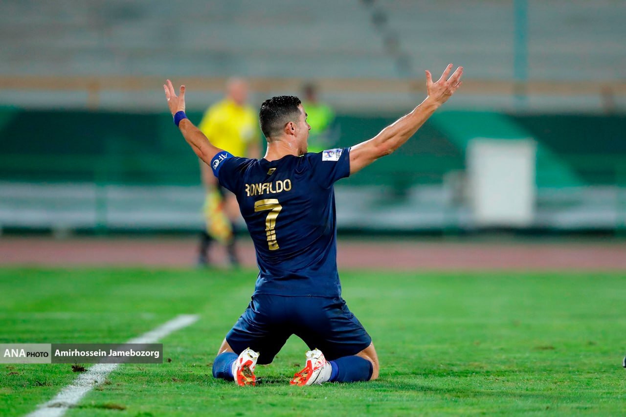 بماند///آشوبی: رونالدو قبل از هر چیز رقیب پرسپولیس بود/ چمن ورزشگاه آزادی یک آبروریزی بین‌المللی شد/ نمایندگان آسیایی را در موضع ضعف گذاشتیم