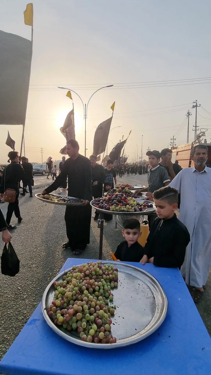 پذیرایی از زائران اربعین به سبک عراقی‌ها+ فیلم