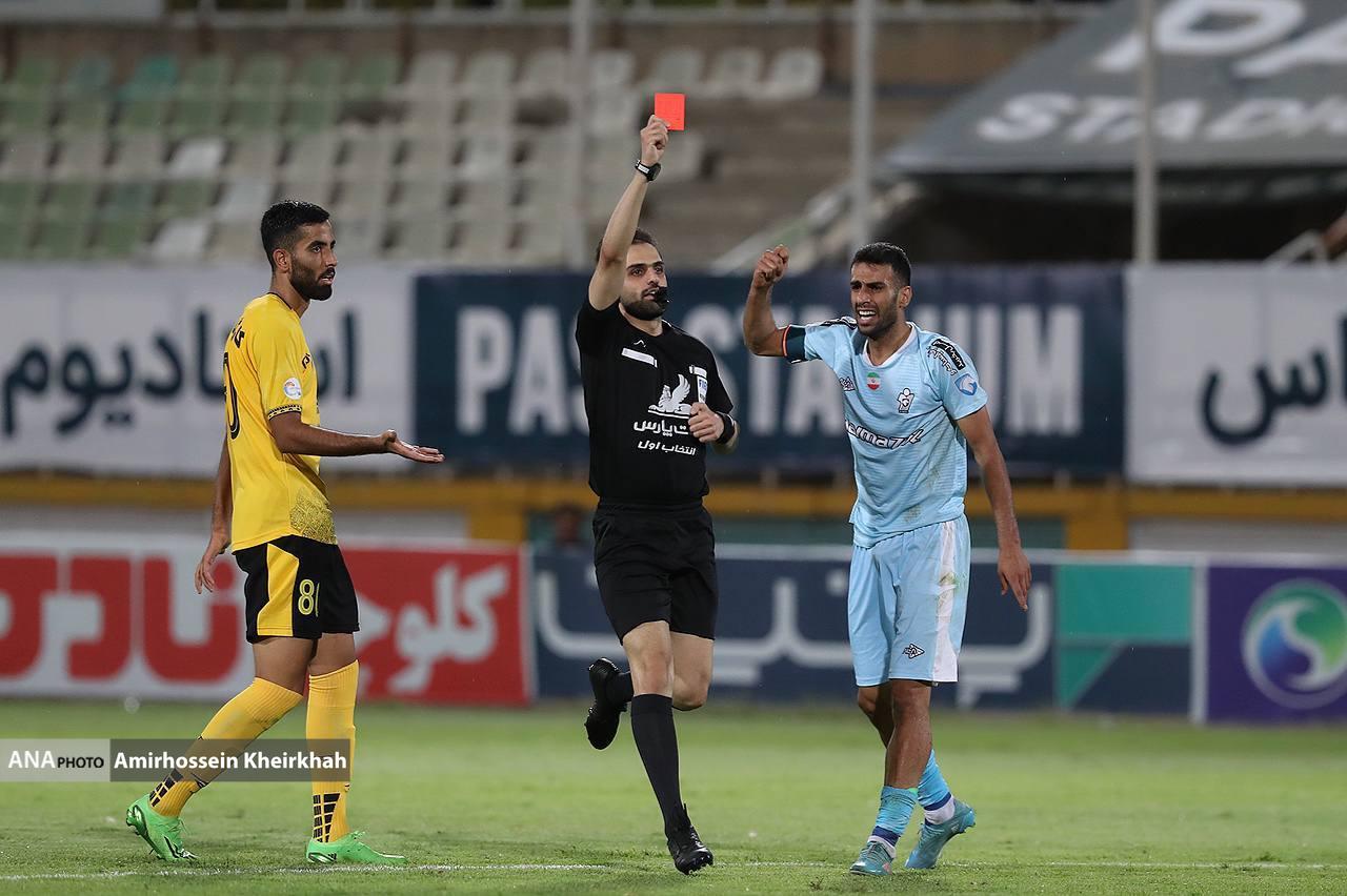 گزارش تصویری از برد سپاهان مقابل پیکان از لحظه اخراج دانشگر تا سجده شکر تیم اصفهانی گزارش تصویری از برد سپاهان مقابل پیکان از لحظه اخراج دانشگر تا سجده شکر تیم اصفهانی