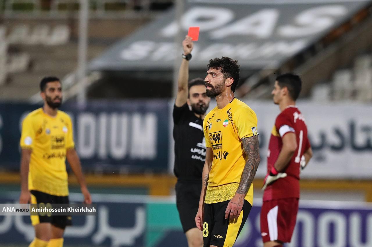 گزارش تصویری از برد سپاهان مقابل پیکان از لحظه اخراج دانشگر تا سجده شکر تیم اصفهانی گزارش تصویری از برد سپاهان مقابل پیکان از لحظه اخراج دانشگر تا سجده شکر تیم اصفهانی