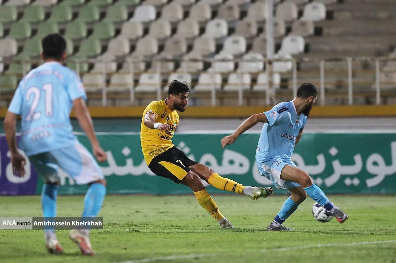 گزارش تصویری از برد سپاهان مقابل پیکان از لحظه اخراج دانشگر تا سجده شکر تیم اصفهانی گزارش تصویری از برد سپاهان مقابل پیکان از لحظه اخراج دانشگر تا سجده شکر تیم اصفهانی