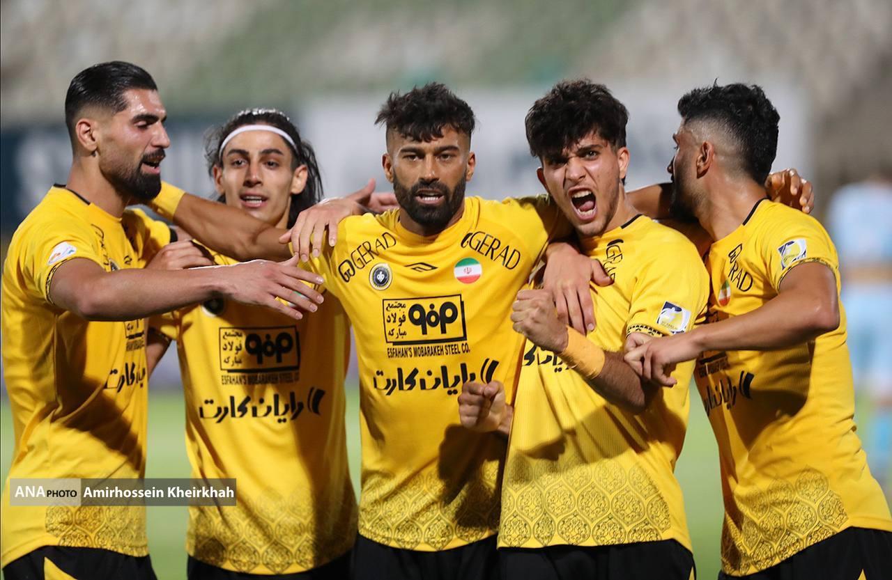 گزارش تصویری از برد سپاهان مقابل پیکان از لحظه اخراج دانشگر تا سجده شکر تیم اصفهانی گزارش تصویری از برد سپاهان مقابل پیکان از لحظه اخراج دانشگر تا سجده شکر تیم اصفهانی