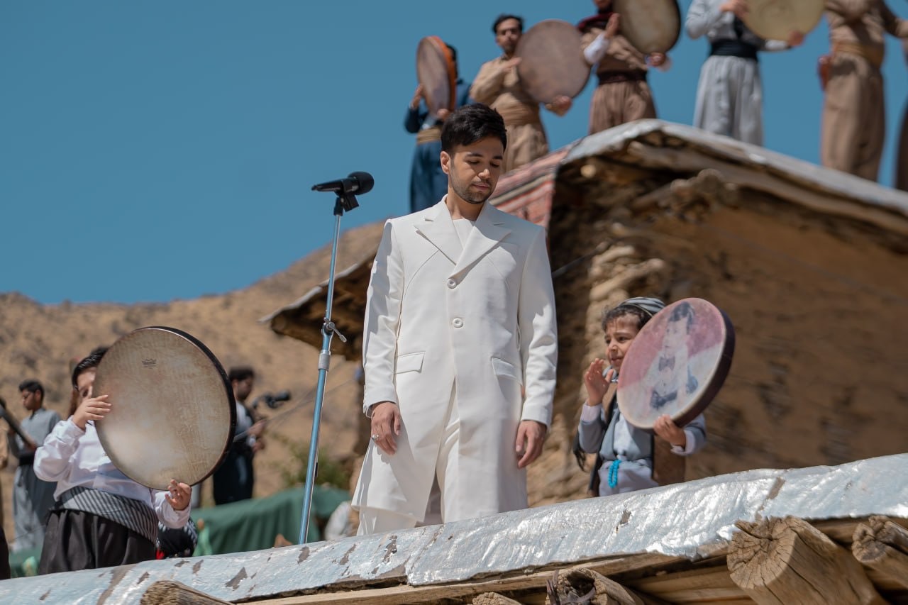 ضبط پروژه «مصطفی گیان» با حضور ۱۰۰۰ دفنواز ضبط پروژه «مصطفی گیان» با حضور ۱۰۰۰ دفنواز