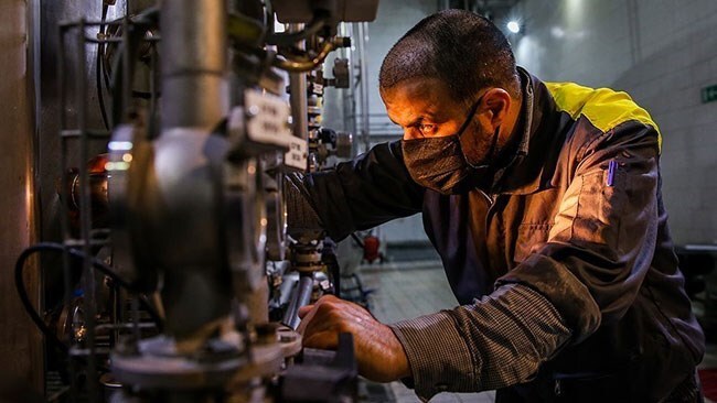 پرهیز از برخورد شعاری با صاحبان ایده در توسعه صنایع توسعه صنایع