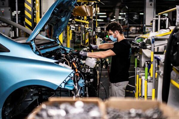 باید مشکل سرمایهگذاری در نوآوری حل شود تولید خودروسازان