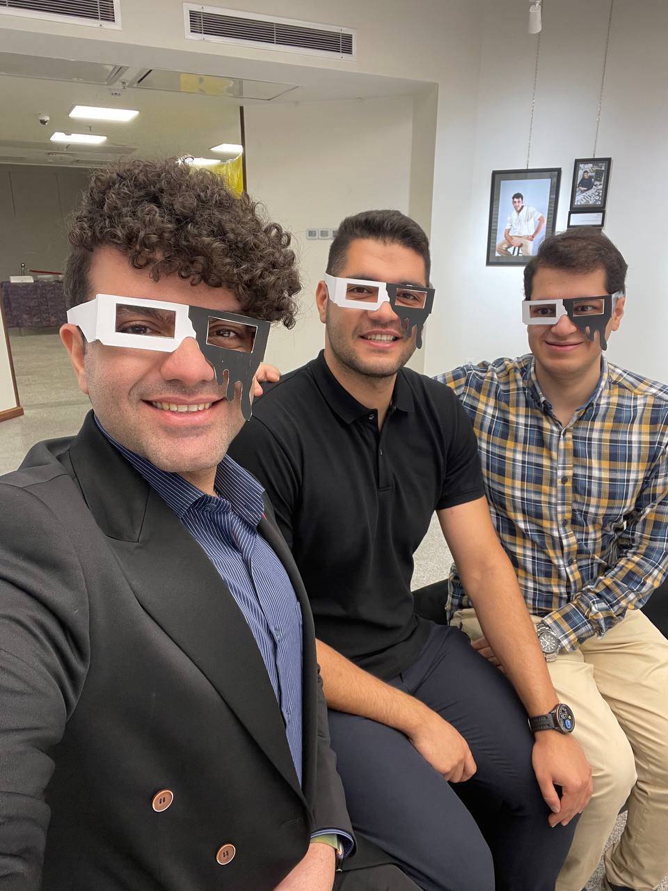 به دنبال اصلاح نگاه جامعه به قربانیان اسیدپاشی هستیم/ وقتی «امید درسایه» با عکس معنا می‌شود