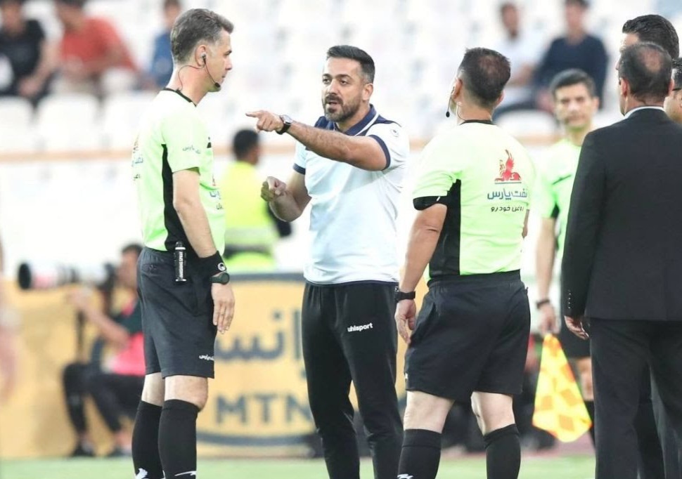 مرور اتفاقات آخرین دیدار پرسپولیس و گلگهر| از ژست بیرانوند تا حضور سرمربی والیبال و شادی جالب گلمحمدی+تصاویر مرور اتفاقات آخرین دیدار پرسپولیس و گلگهر| از ژست بیرانوند تا حضور سرمربی والیبال و شادی جالب گلمحمدی+تصاویر