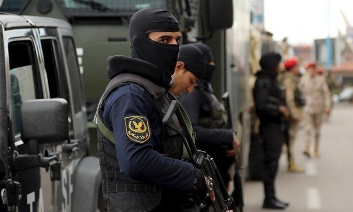 مأمور پلیس مصر به روی گردشگران صهیونیست شلیک کرد