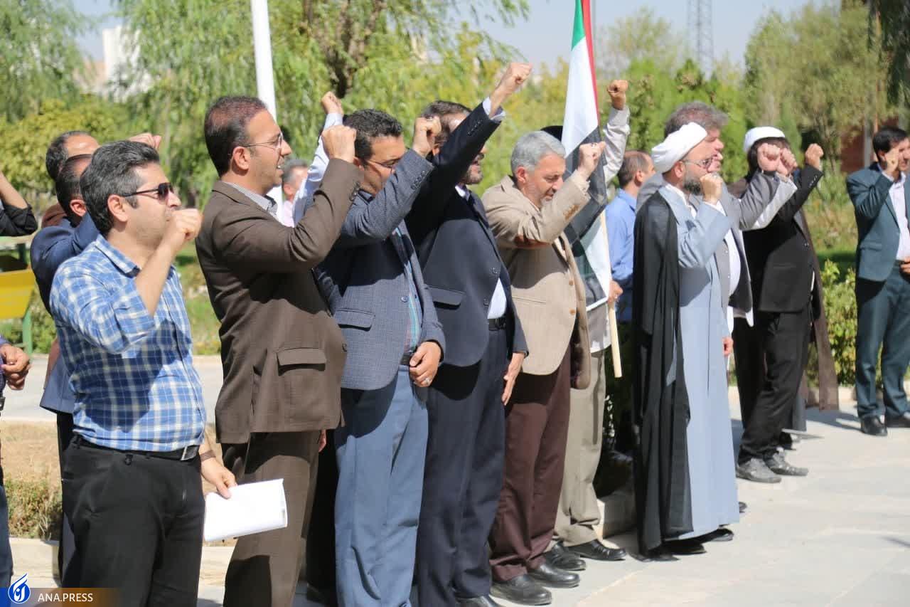 اجتماع دانشگاهیان دانشگاه آزاد در حمایت از مجاهدان فلسطینی اجتماع دانشگاهیان دانشگاه آزاد در حمایت از مجاهدان فلسطینی