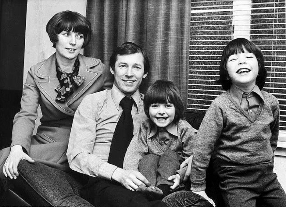 «سرآلکس» از یک کارگر ساده تا مطرحترین کوچ جهان، چگونه قلب فرگوسن، موفقترین مربی انگلیس به درد آمد؟ «سرآلکس» از یک کارگر ساده تا مطرحترین کوچ جهان، چگونه قلب فرگوسن، موفقترین مربی انگلیس به درد آمد؟