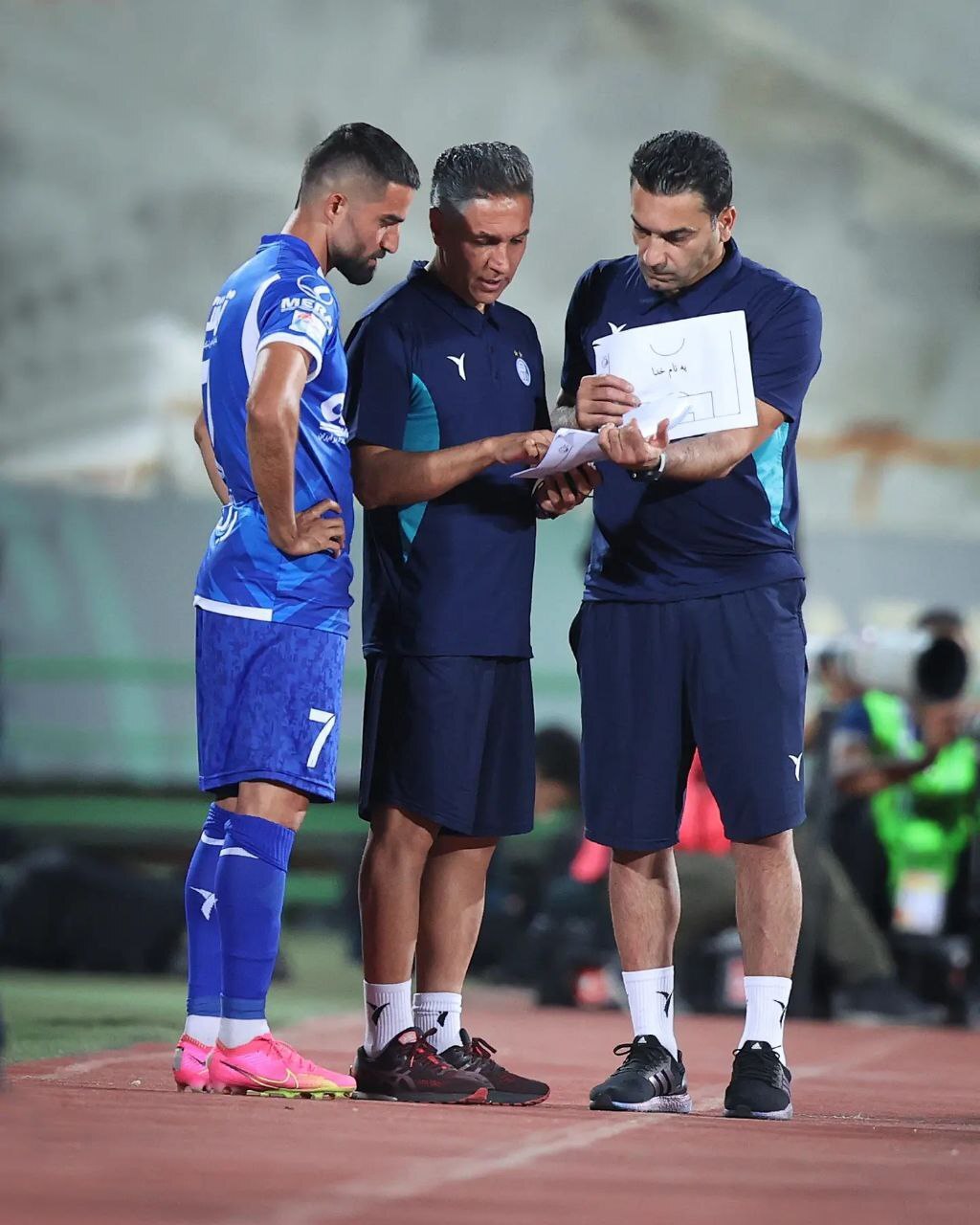 رحمتی: بیننده‌های معمولی هم متوجه شدند توپ گل‌گهر گل شد/حرف باقری درست نیست، او اخراج می‌شد چه اتفاقی می‌افتاد؟