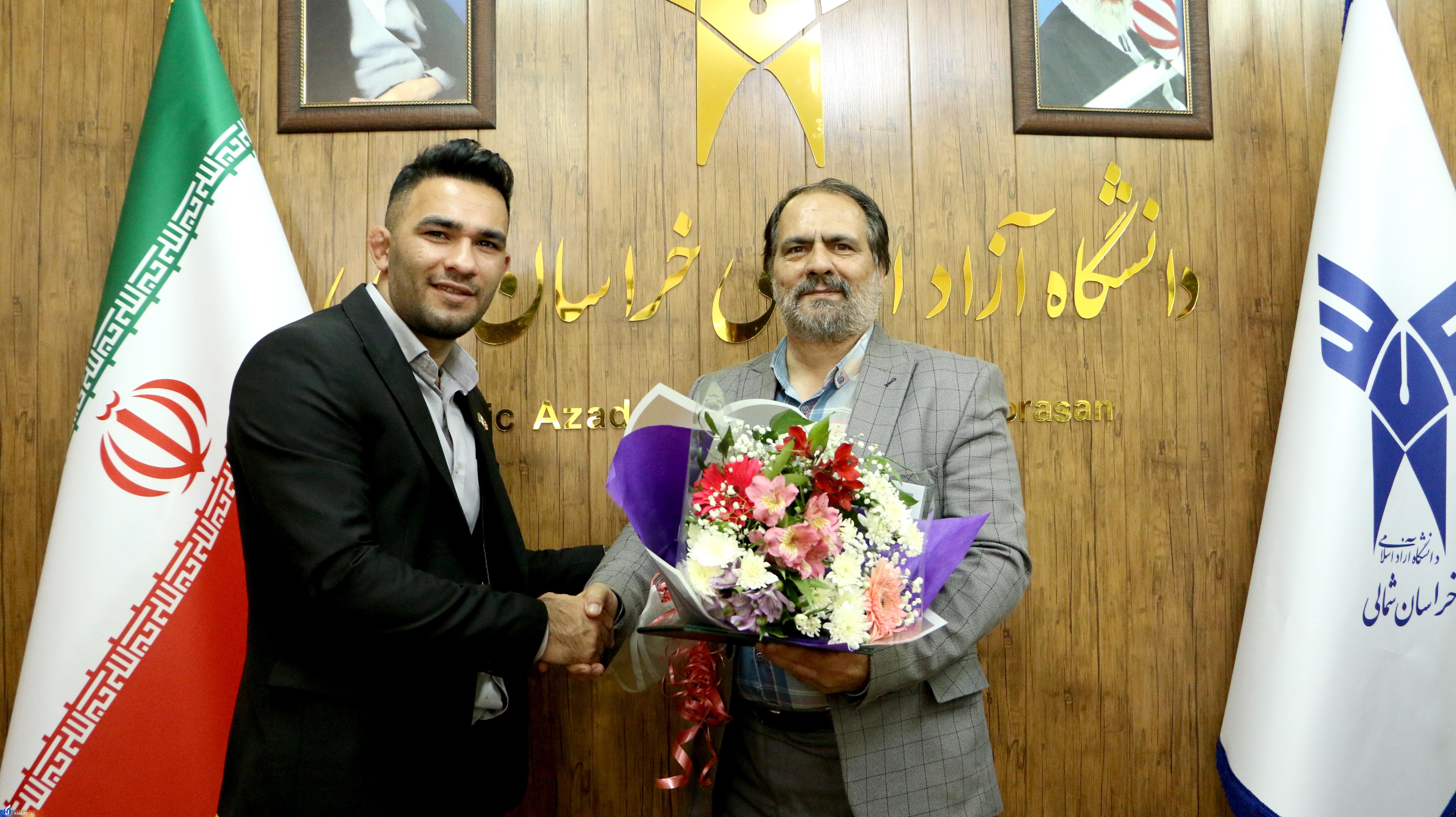 تجلیل از مدالآوران نوزدهمین دوره بازیهای آسیایی در دانشگاه آزاد بجنورد تجلیل از مدالآوران نوزدهمین دوره بازیهای آسیایی در دانشگاه آزاد بجنورد