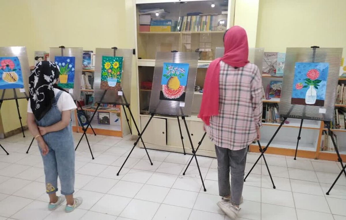 برپایی نمایشگاه نقاشی کودکان در مترو ولی‌عصر (عج)