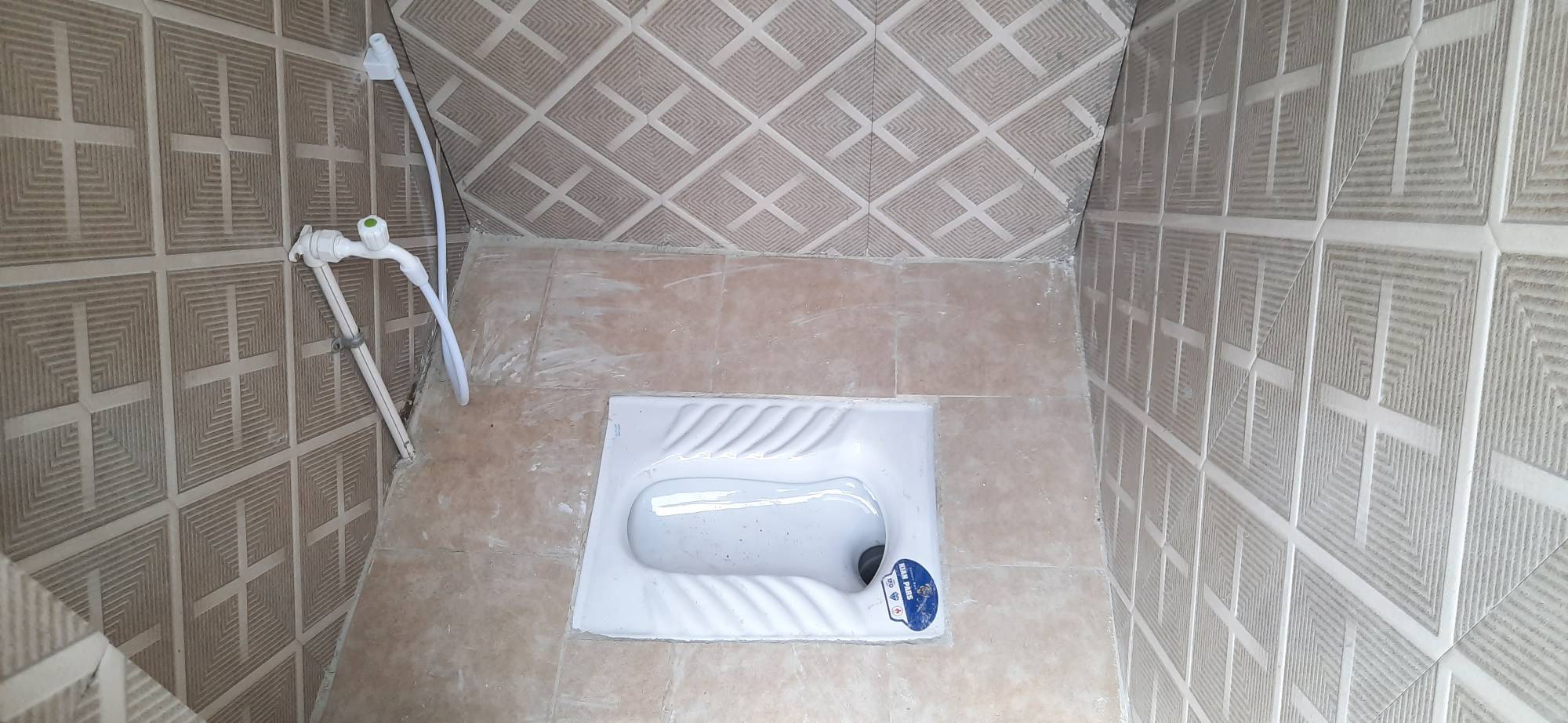 ساخت مدرسه‌ای که از نان شب هم واجب‌تر است/ گروه جهادی شهدا به غرب رفت+ فیلم