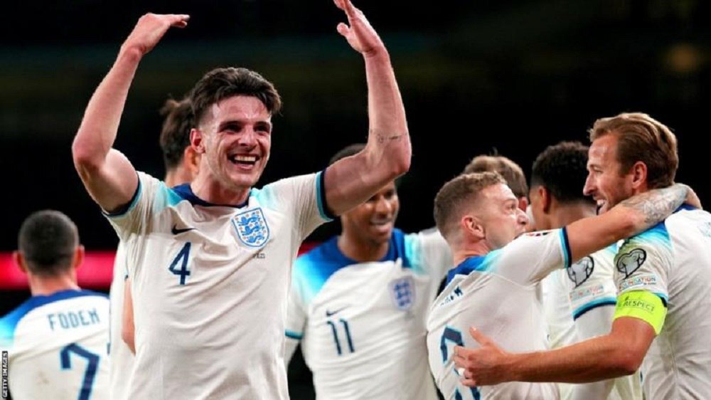 از کین و بلینگهام تا استرلینگ، واکر و استونز؛ ۲۶ عضو «سه شیرها» برای فتح اروپا کدام ستارهها هستند؟ از کین و بلینگهام تا استرلینگ، واکر و استونز؛ ۲۶ عضو «سه شیرها» برای فتح اروپا کدام ستارهها هستند؟