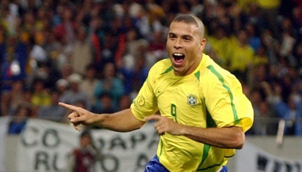 یک مریخی همردیف پله در تاریخ فوتبال برزیل، سرزمین سامبا و قهوه؛ چگونه ۵ ستاره برزیل در سایه رونالدو واقعی سوختند؟ یک مریخی همردیف پله در تاریخ فوتبال برزیل، سرزمین سامبا و قهوه؛ چگونه ۵ ستاره برزیل در سایه رونالدو واقعی سوختند؟