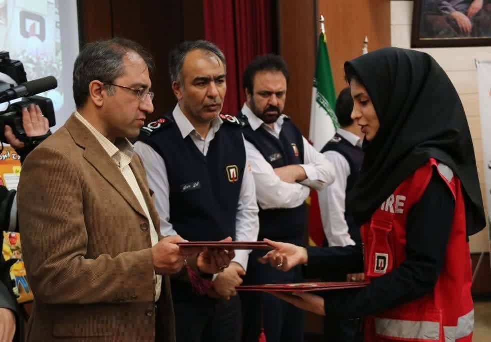 گفتگوی خواندنی با بانوی آتشنشان ایرانی+ تصاویر گفتگوی خواندنی با بانوی آتشنشان ایرانی+ تصاویر