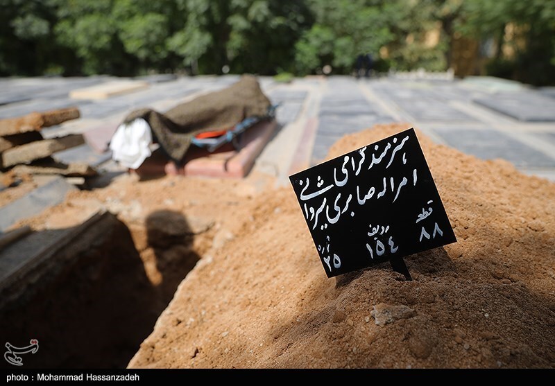 تشییع پیکر غریبانه امرالله صابری تشییع پیکر غریبانه امرالله صابری