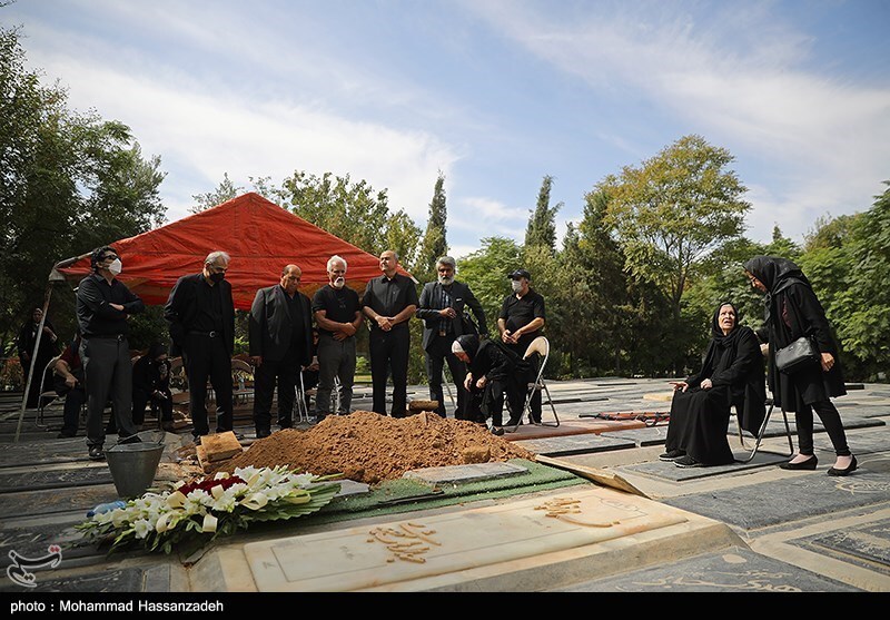 تشییع پیکر غریبانه امرالله صابری تشییع پیکر غریبانه امرالله صابری