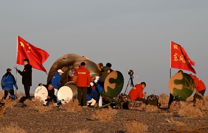 بازگشت فضانوردان شنزو-16 چین به زمین