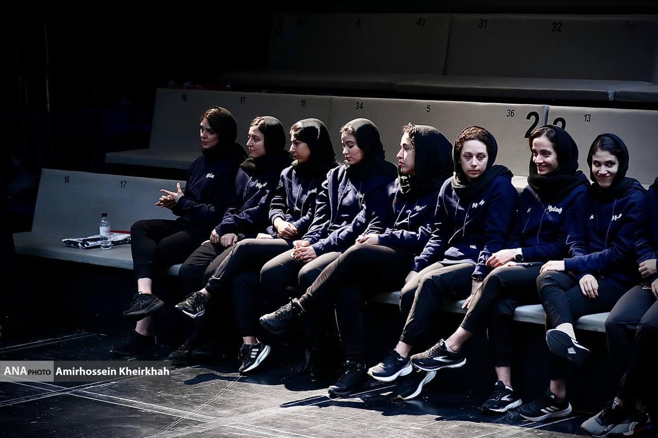 گزارش تصویری از نشست کادرفنی و کاپیتان تیم ملی بانوان هاکی روی یخ گزارش تصویری از نشست کادرفنی و کاپیتان تیم ملی بانوان هاکی روی یخ