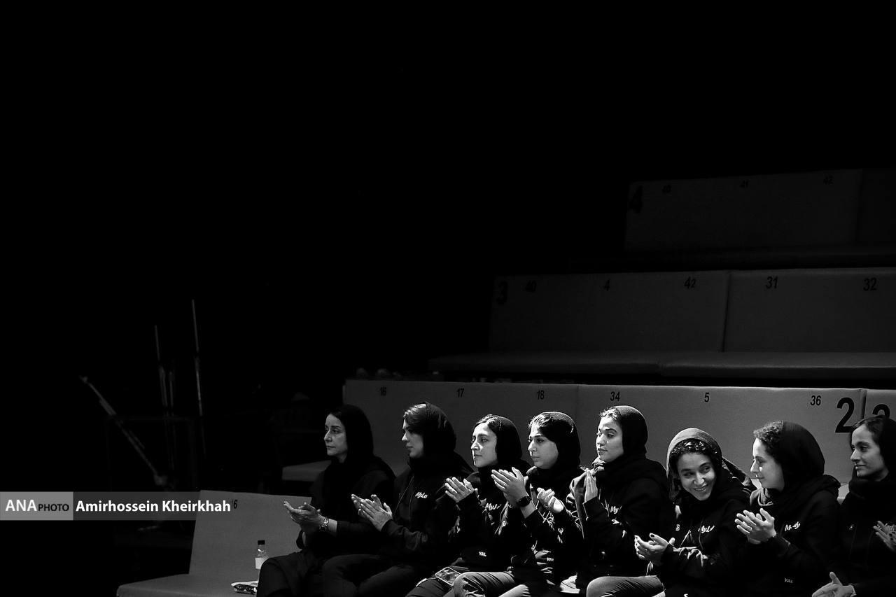 گزارش تصویری از نشست کادرفنی و کاپیتان تیم ملی بانوان هاکی روی یخ گزارش تصویری از نشست کادرفنی و کاپیتان تیم ملی بانوان هاکی روی یخ