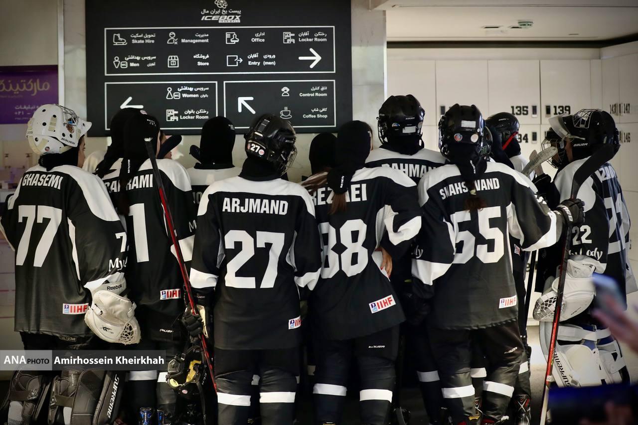 گزارش تصویری از نشست کادرفنی و کاپیتان تیم ملی بانوان هاکی روی یخ گزارش تصویری از نشست کادرفنی و کاپیتان تیم ملی بانوان هاکی روی یخ