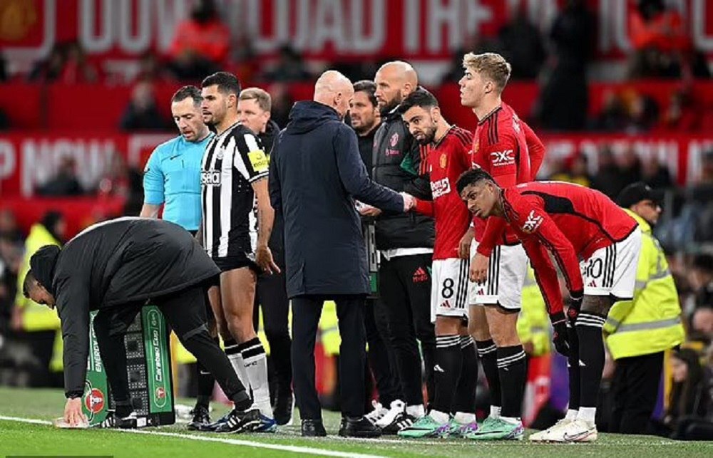 شیاطین سرخ غرق در بحران و درام/ کدام مربی جانشین تن هاخ در منچستریونایتد می‌شود؟