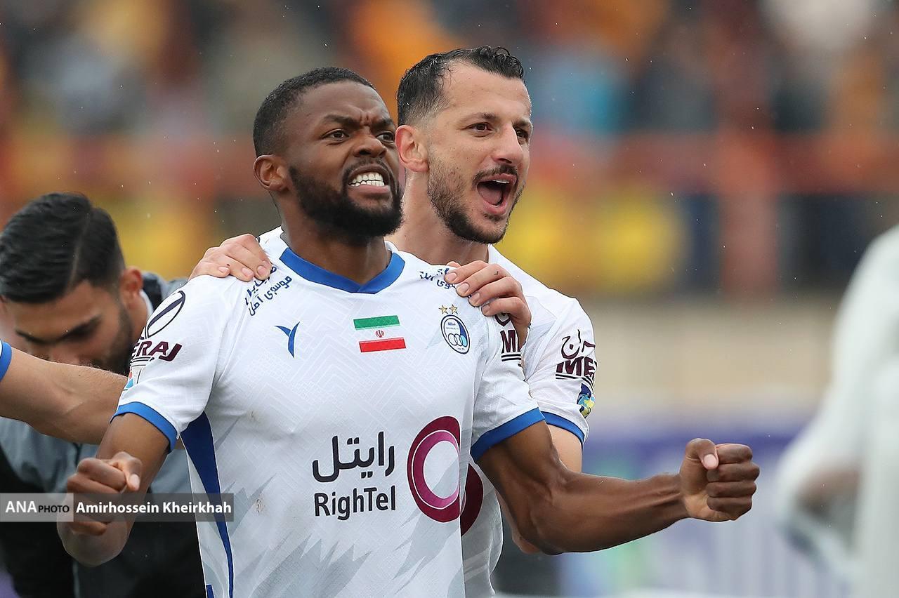 تصاویری جالب از بازیهای استقلال و پرسپولیس با شمس آذر و صنعت نفت تصاویری جالب از بازیهای استقلال و پرسپولیس با شمس آذر و صنعت نفت