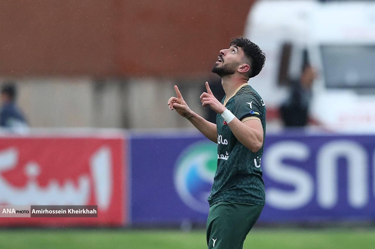 تصاویری جالب از بازیهای استقلال و پرسپولیس با شمس آذر و صنعت نفت تصاویری جالب از بازیهای استقلال و پرسپولیس با شمس آذر و صنعت نفت