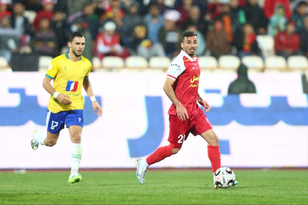 تصاویری جالب از بازیهای استقلال و پرسپولیس با شمس آذر و صنعت نفت تصاویری جالب از بازیهای استقلال و پرسپولیس با شمس آذر و صنعت نفت