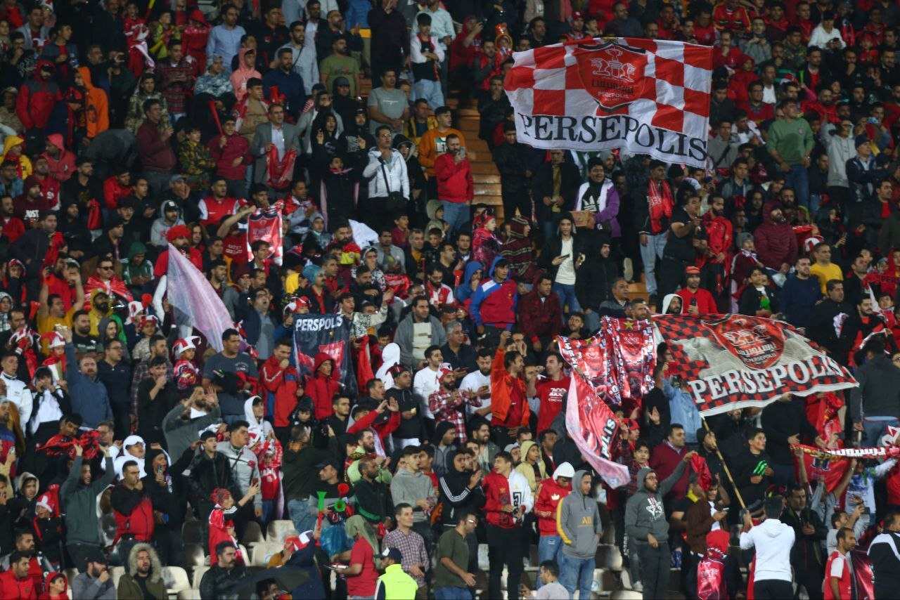 تصاویری جالب از بازیهای استقلال و پرسپولیس با شمس آذر و صنعت نفت تصاویری جالب از بازیهای استقلال و پرسپولیس با شمس آذر و صنعت نفت