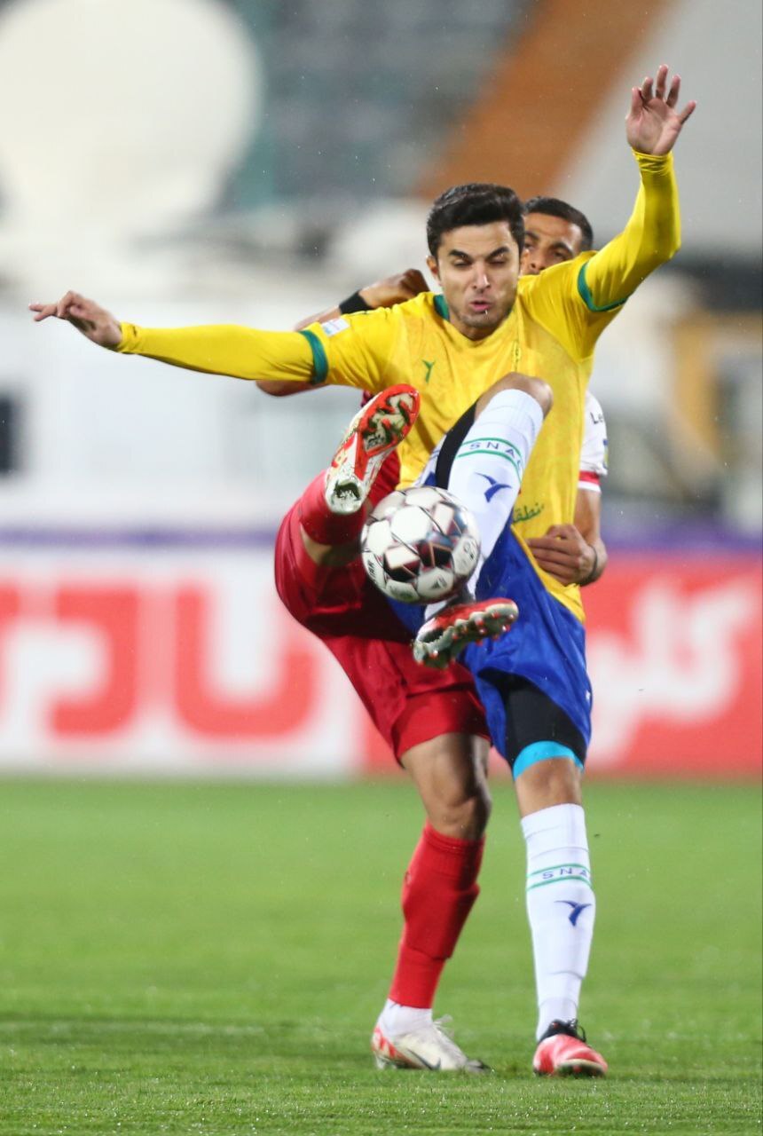 تصاویری جالب از بازیهای استقلال و پرسپولیس با شمس آذر و صنعت نفت تصاویری جالب از بازیهای استقلال و پرسپولیس با شمس آذر و صنعت نفت