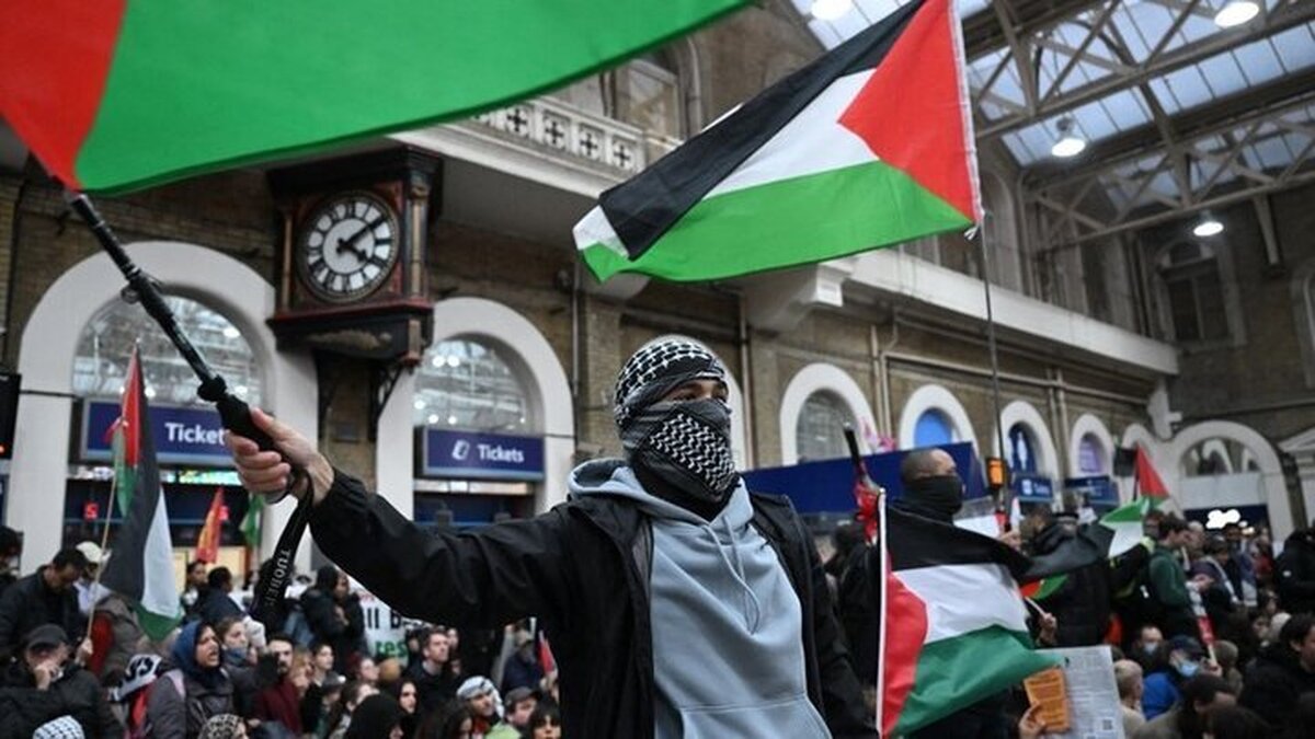 وزیر کشور انگلیس تظاهرکنندگان حامی فلسطین را به زندان تهدید کرد