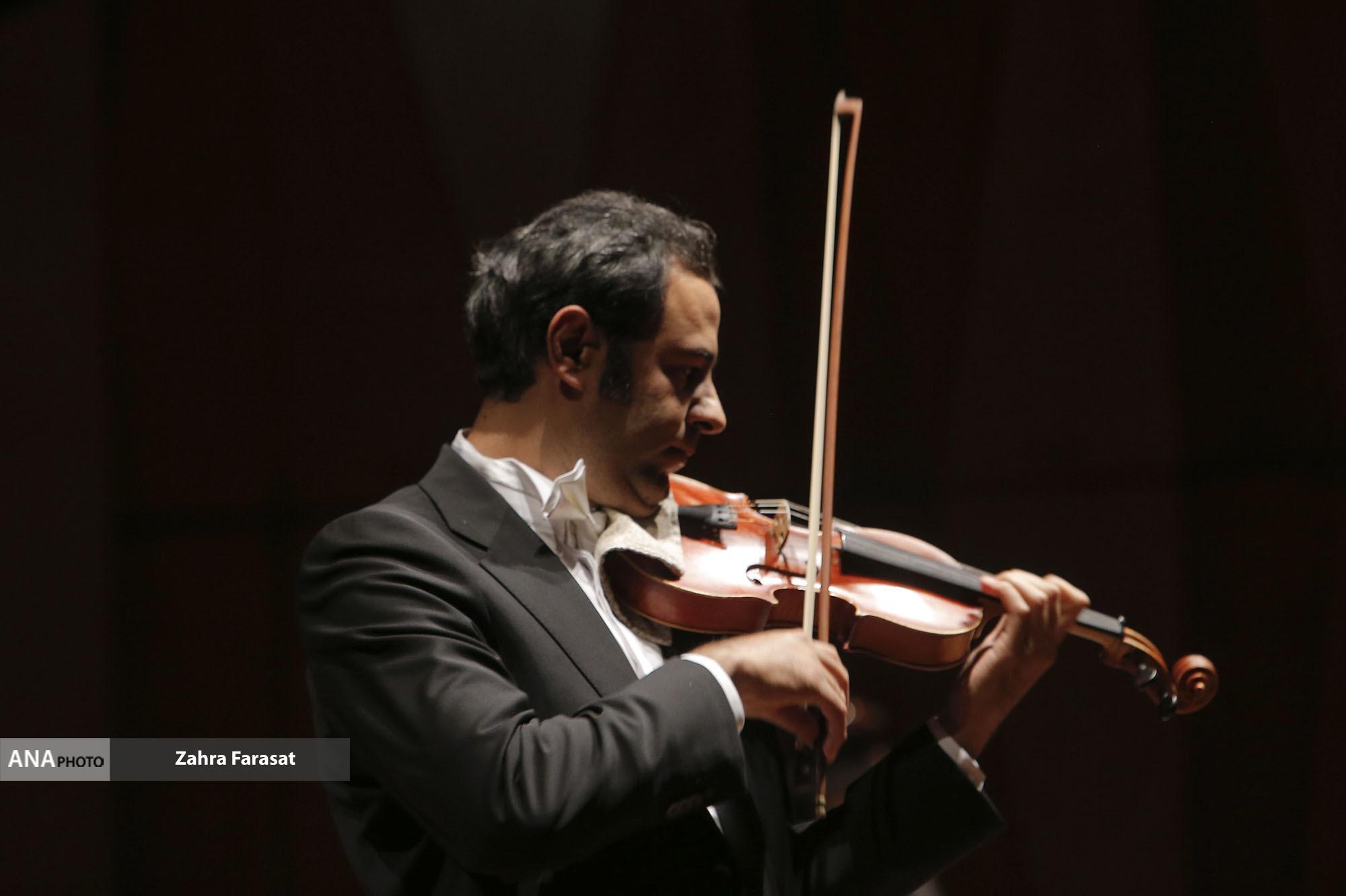 یک اجرای کلاسیک مجلسی برای دوستداران موسیقی بی کلام/دغدغههای هنر موسیقی هنوز بین هنرمندان زنده است یک اجرای کلاسیک مجلسی برای دوستداران موسیقی بی کلام/دغدغههای هنر موسیقی هنوز بین هنرمندان زنده است