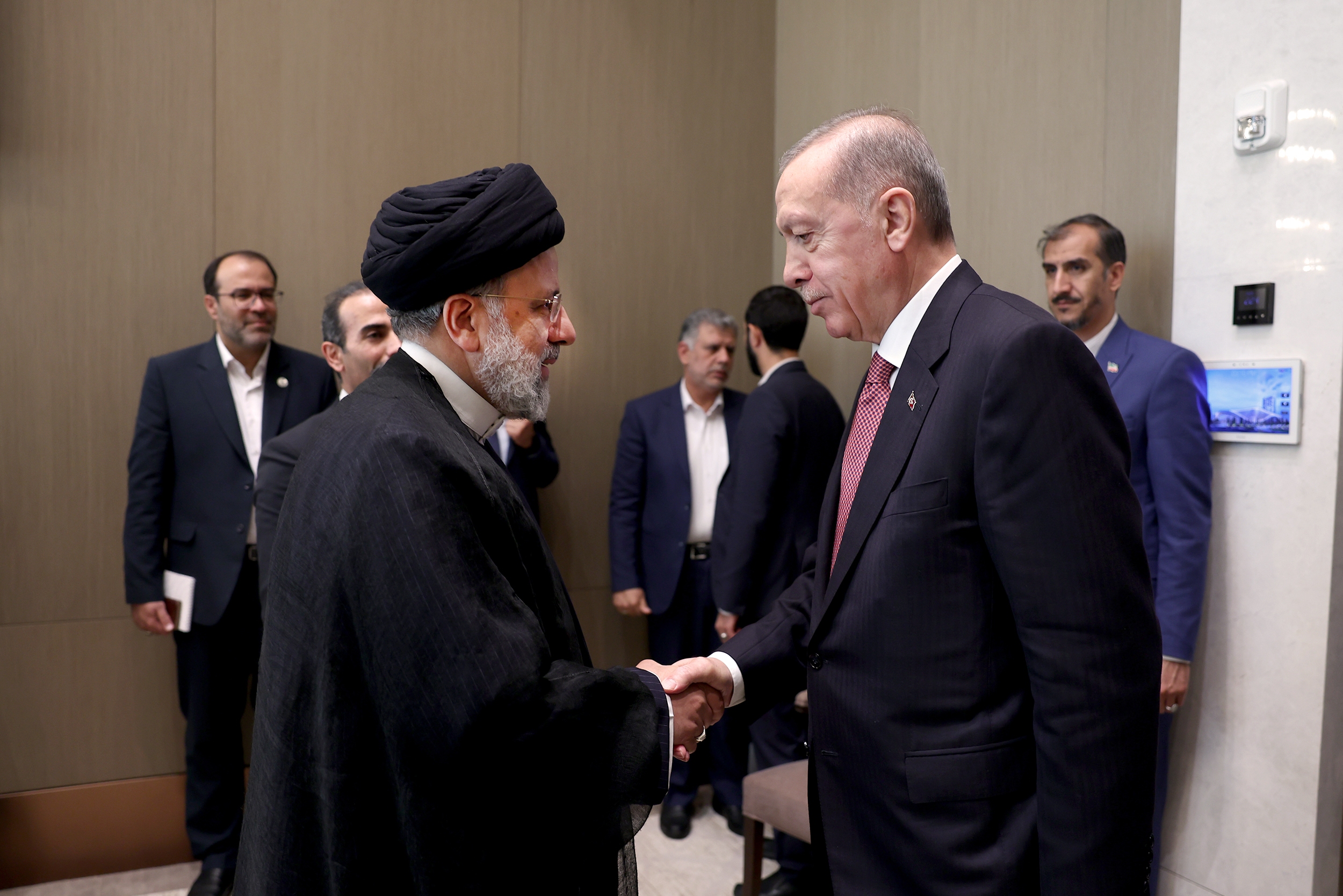 مذاکره تفصیلی رؤسای جمهور ایران و ترکیه در خصوص فلسطین/ تأکید طرفین بر اهمیت اجلاس ریاض برای توقف فوری بمبارانها و رفع محاصره مذاکره تفصیلی رؤسای جمهور ایران و ترکیه در خصوص فلسطین/ تأکید طرفین بر اهمیت اجلاس ریاض برای توقف فوری بمبارانها و رفع محاصره